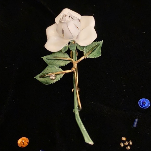 Sandor Jewelry - Vintage Sandor enamel flower brooch